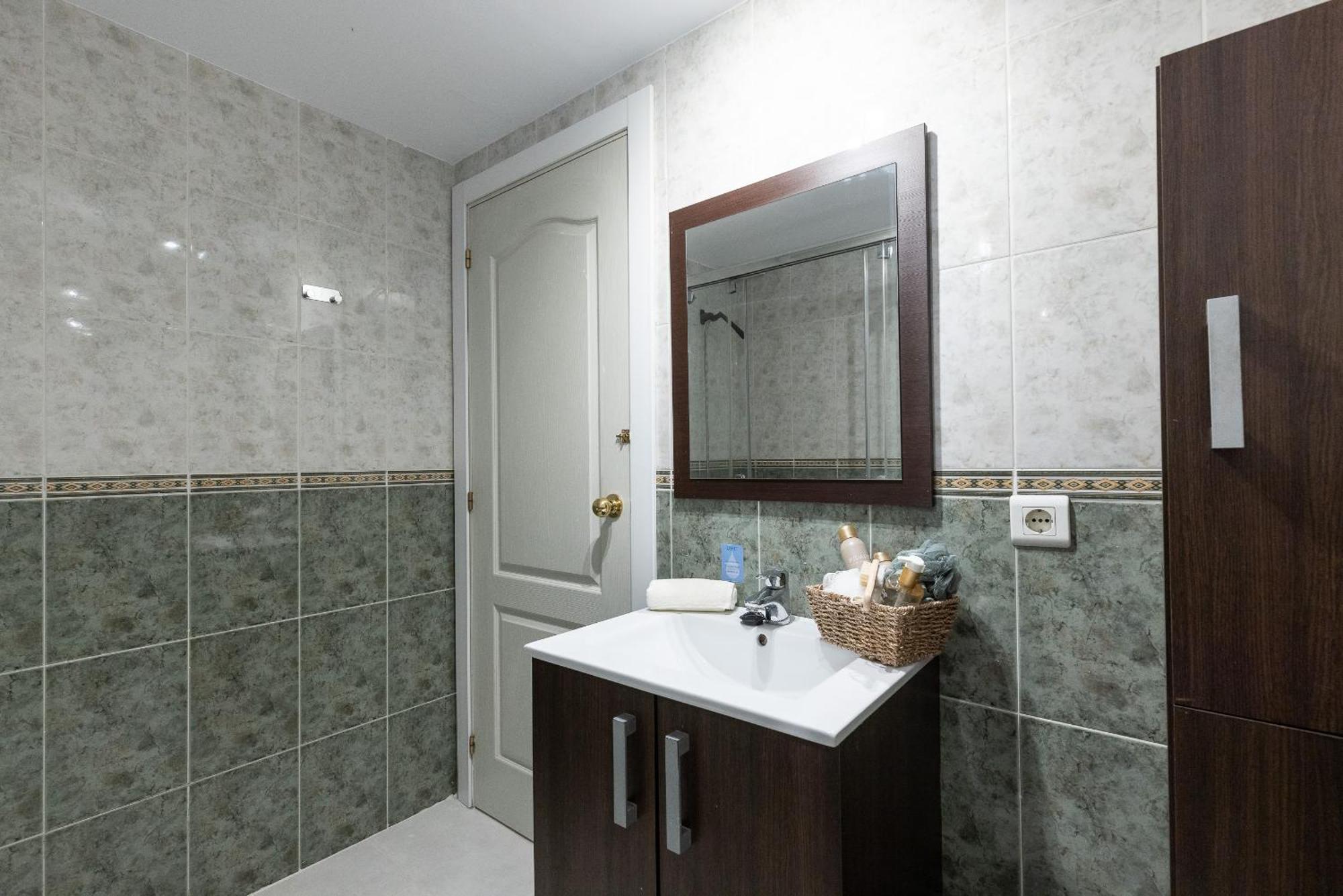 Uhc Rodas Apartments 살루 객실 사진